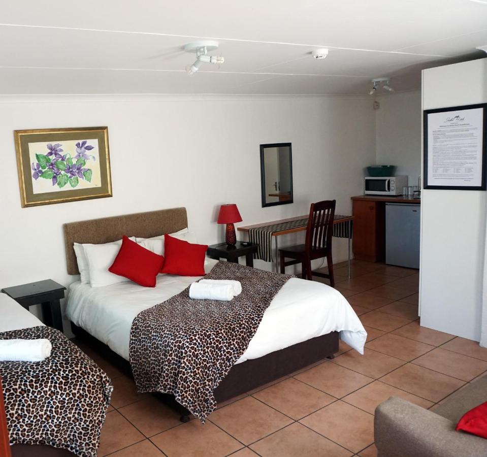 Sheba Rock Guesthouse Mbombela Екстер'єр фото